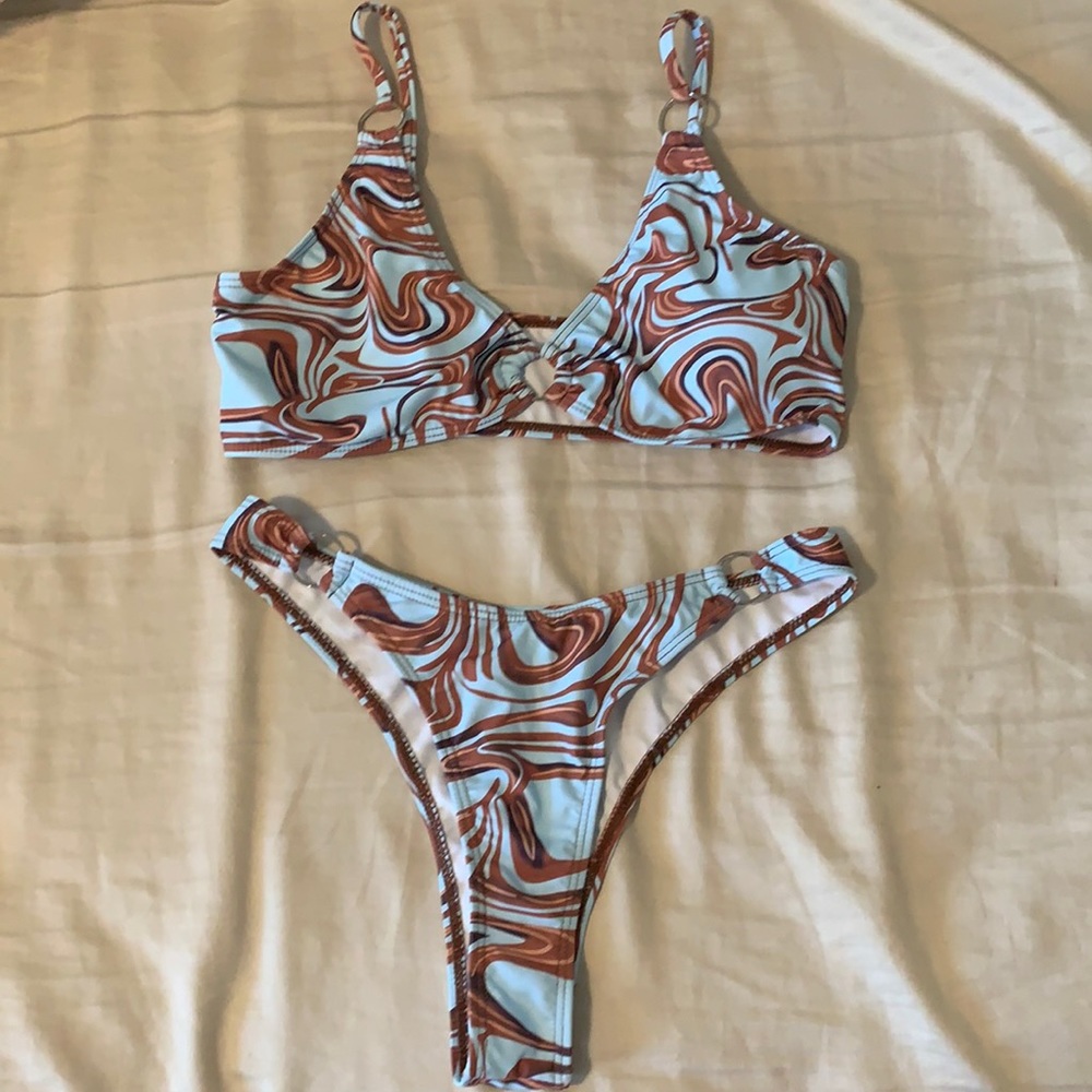 Bathing suit